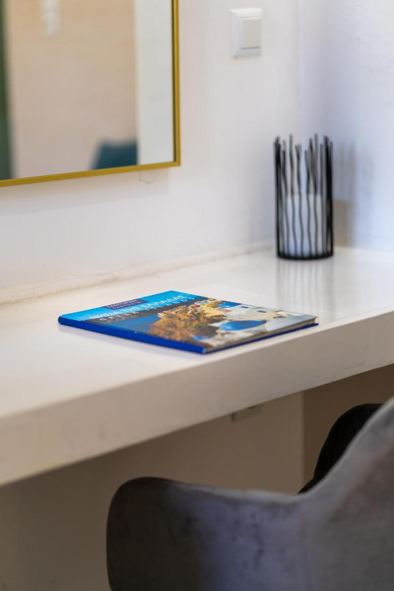Oasis Suites Fira סנטוריני מראה חיצוני תמונה